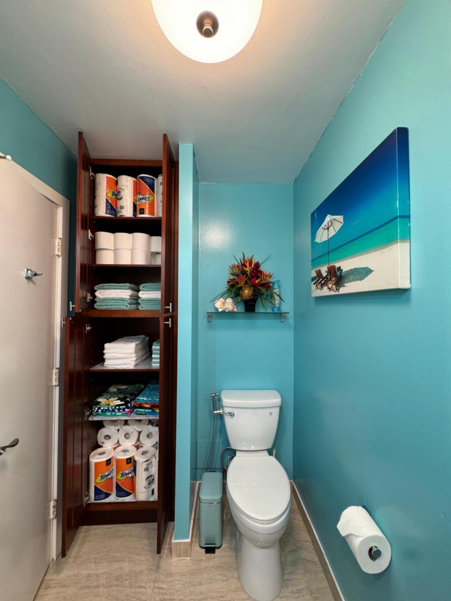 Aloha Waikiki 2beds, 2baths, Free Parking. Honolulu