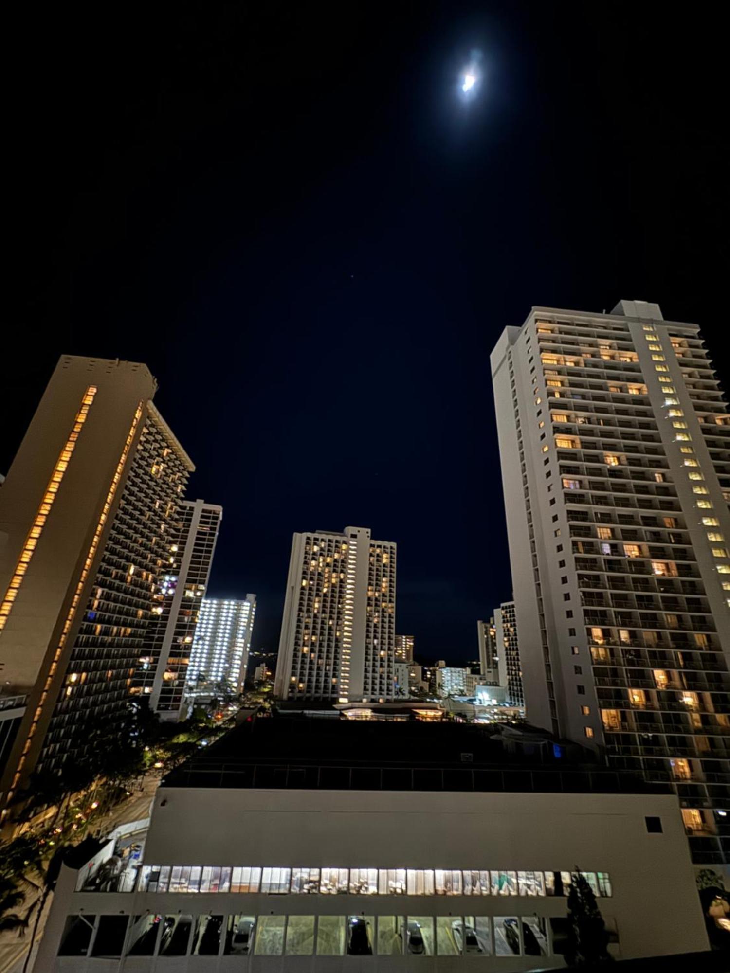 Apartment Aloha Waikiki 2beds, 2baths, Free Parking. Honolulu