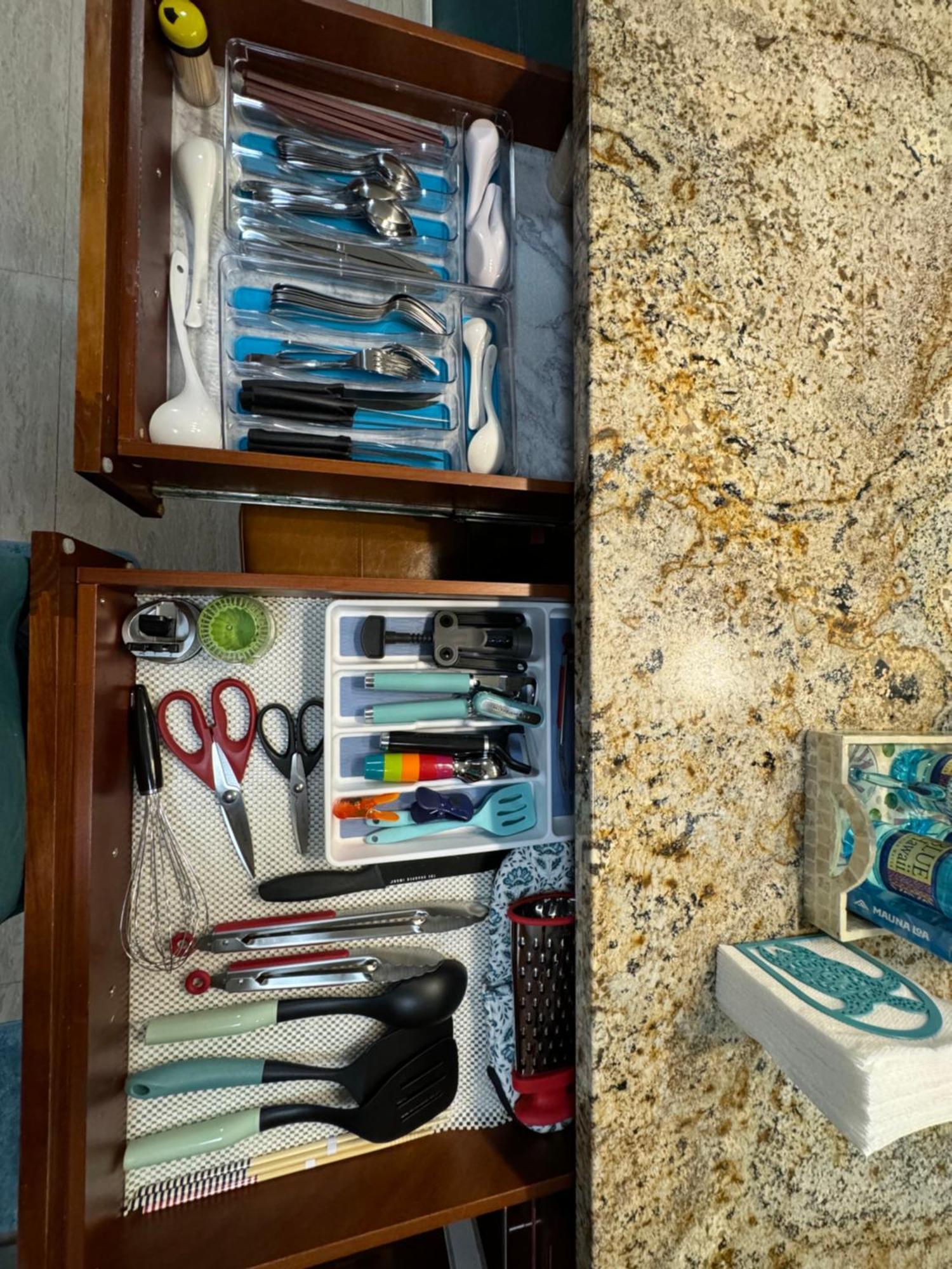 Aloha Waikiki 2beds, 2baths, Free Parking.